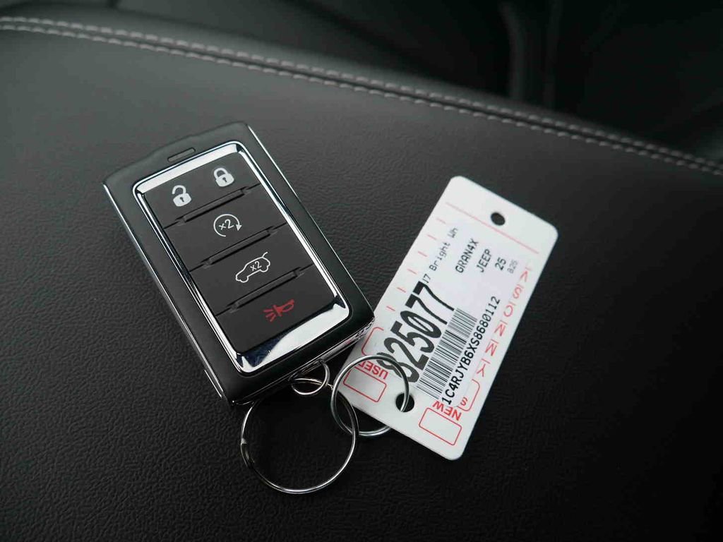 New 2025 Jeep Grand Cherokee Limited 4xe image 26