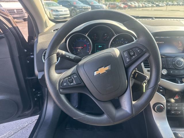 Used 2016 Chevrolet Cruze LT w/ Technology Package FWD image 25