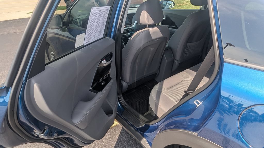 Used 2021 Kia Niro LXS FWD image 13