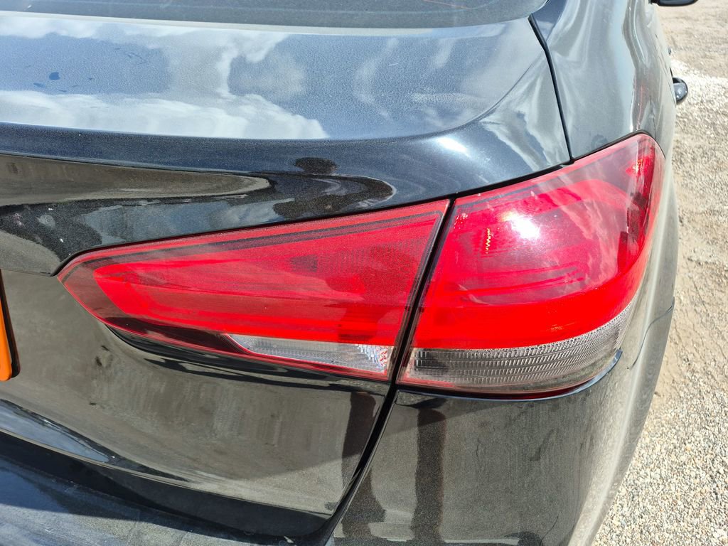 Used 2018 Kia Forte LX image 8