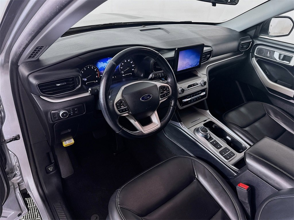 Used 2021 Ford Explorer XLT w/ Equipment Group 202A image 31