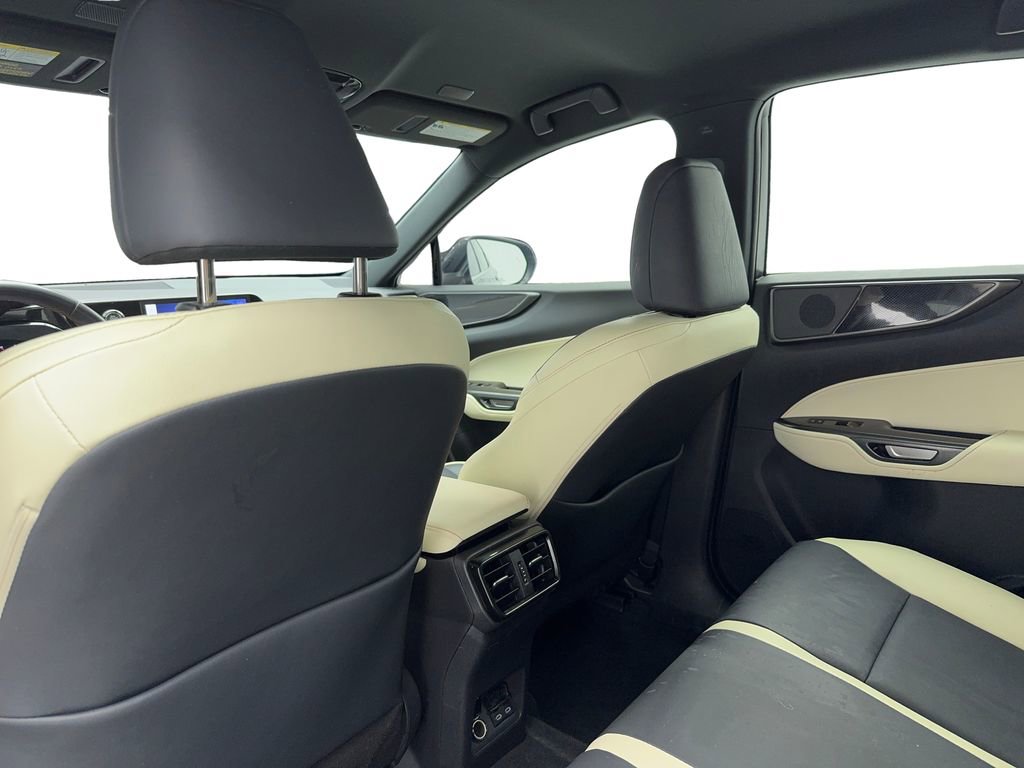 Used 2024 Lexus NX 250 FWD w/ Towing Package (2000 Lbs) image 24