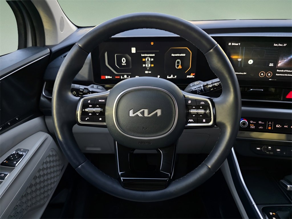 Used 2025 Kia Carnival SX Prestige image 25