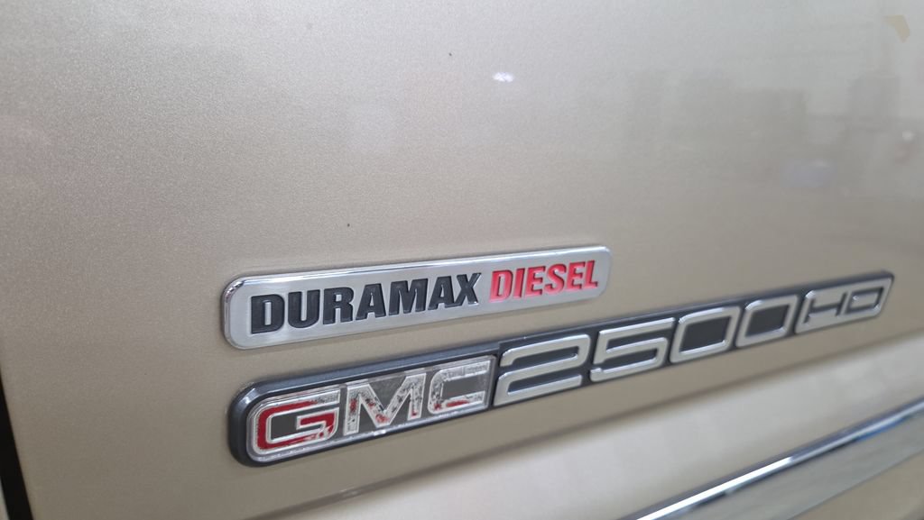 Used 2004 GMC Sierra 2500 SLE w/ Heavy-Duty Power Package AWD/4WD image 24