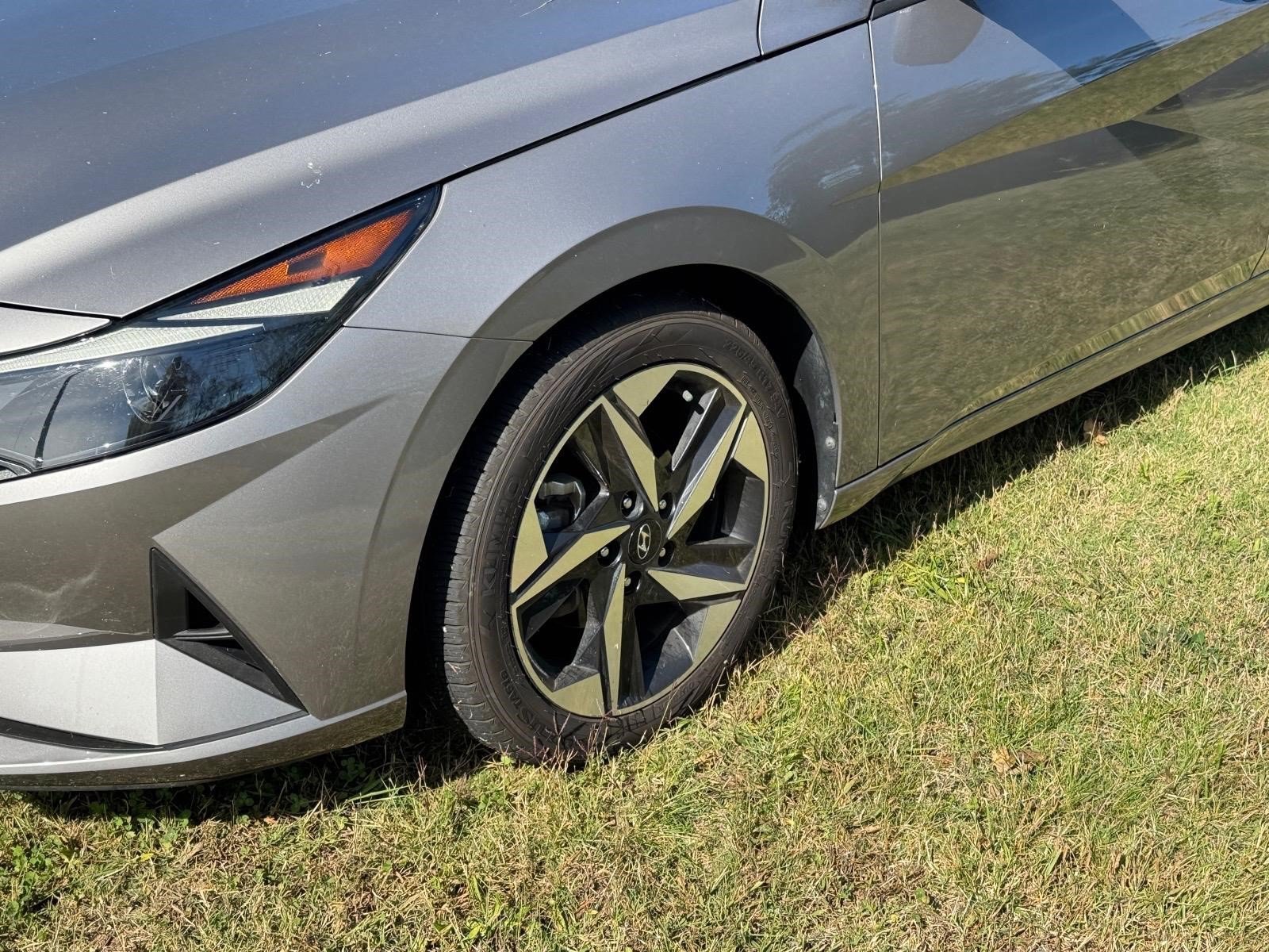 Used 2023 Hyundai Elantra SEL w/ Convenience Package FWD image 4