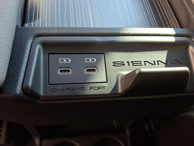 Certified 2026 Toyota Sienna XLE image 12