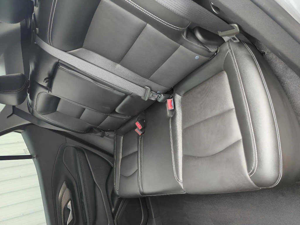 Used 2024 GMC Terrain SLT image 16