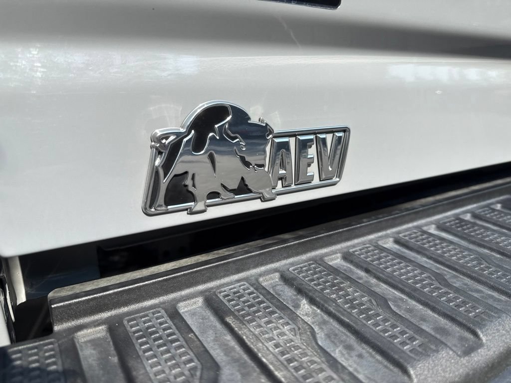 Used 2025 GMC Sierra 2500 AT4X w/ AT4X AEV Edition AWD/4WD image 11