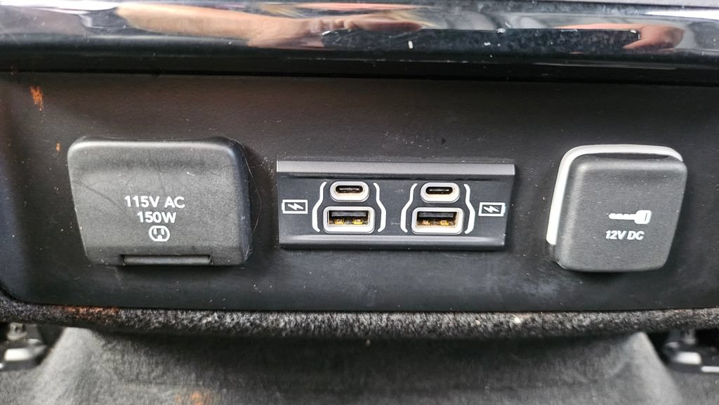 Used 2023 Jeep Wagoneer L Series II AWD/4WD image 35