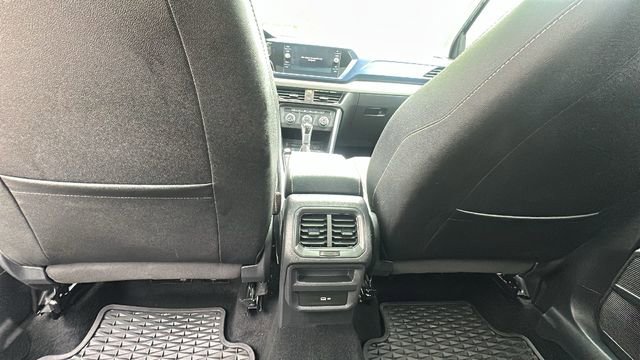 Used 2022 Volkswagen Taos SE w/ Panoramic Sunroof Package FWD image 29