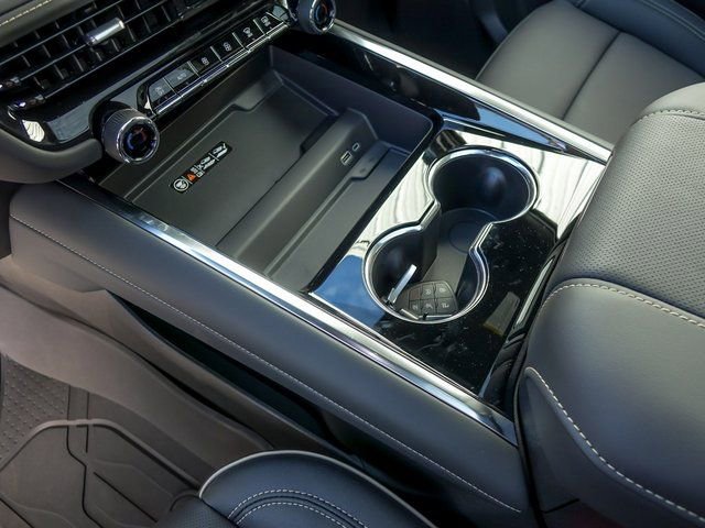 New 2026 Chevrolet Suburban Premier image 32