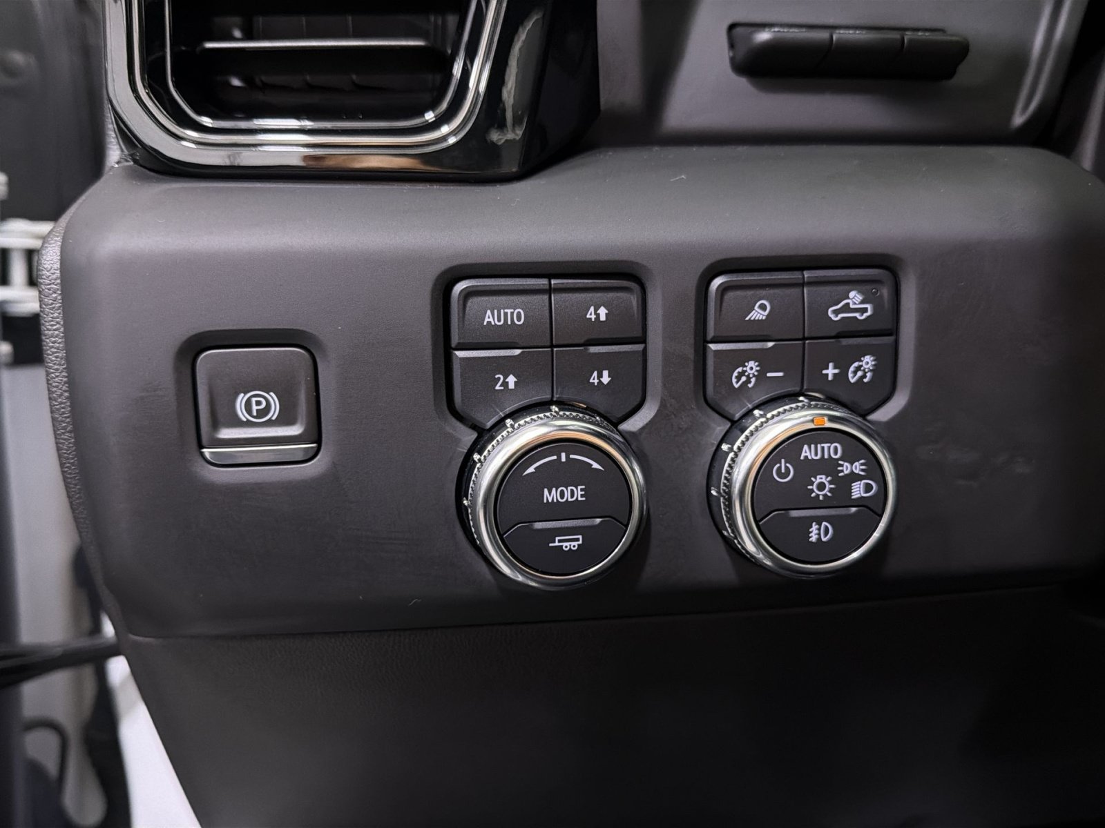 Used 2024 GMC Sierra 1500 AT4X AWD/4WD image 30