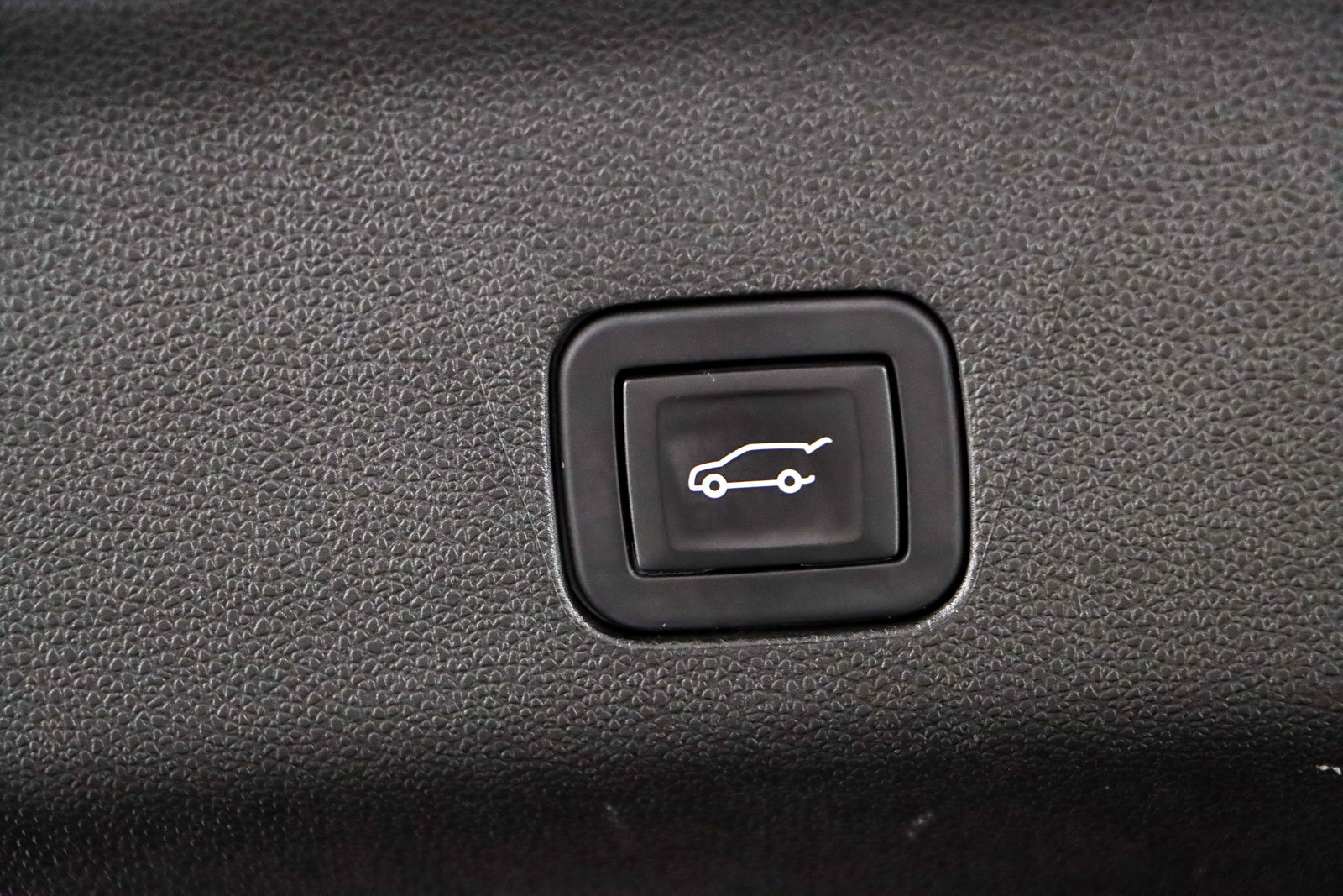 Used 2024 GMC Yukon XL AT4 w/ Technology Package image 35
