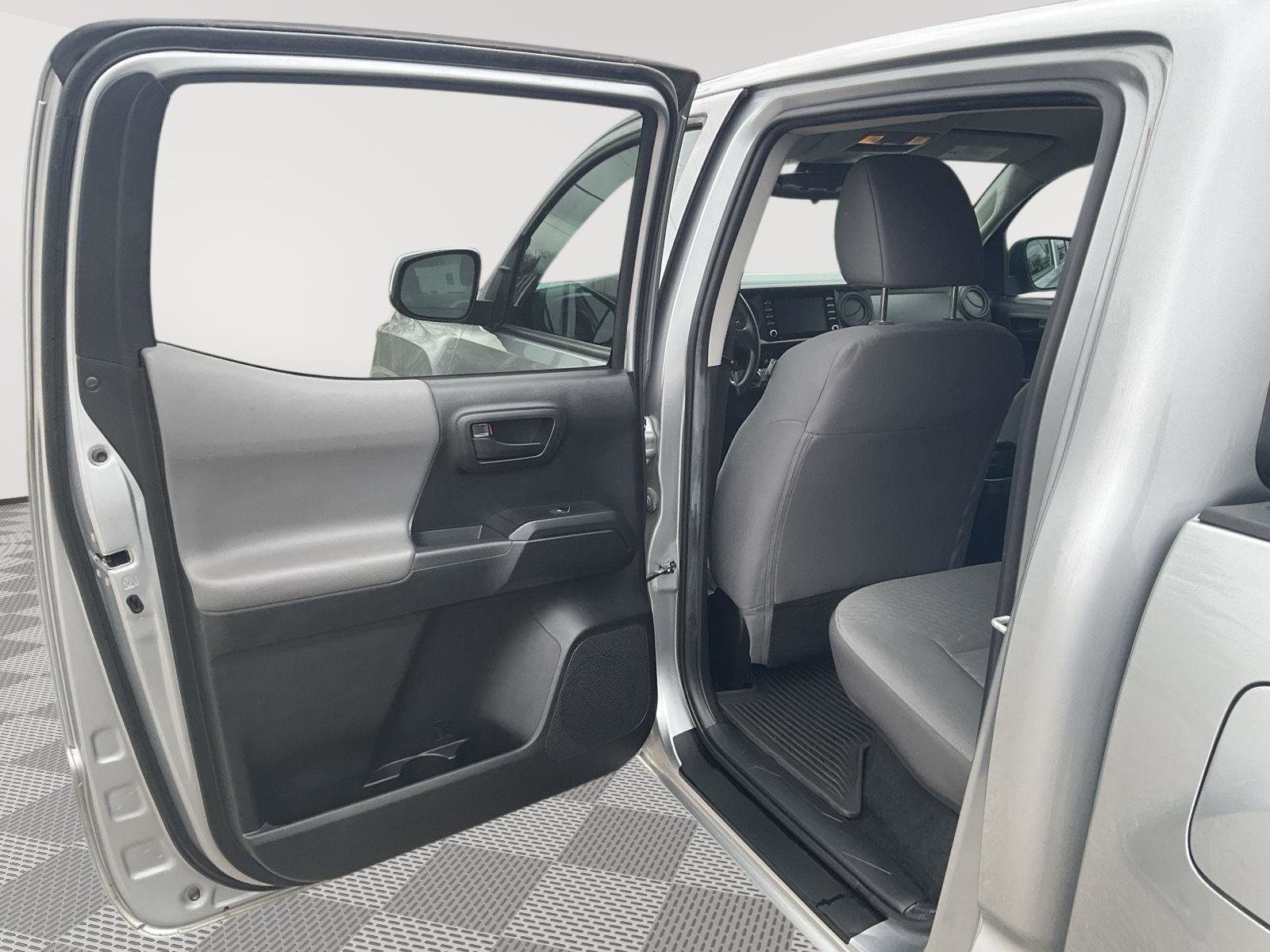 Used 2022 Toyota Tacoma SR image 13