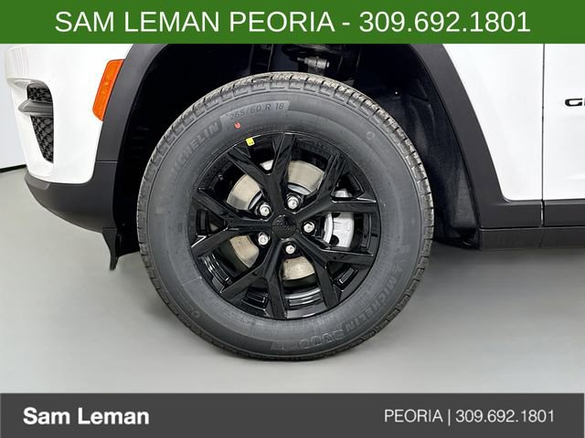 New 2025 Jeep Grand Cherokee Altitude image 29