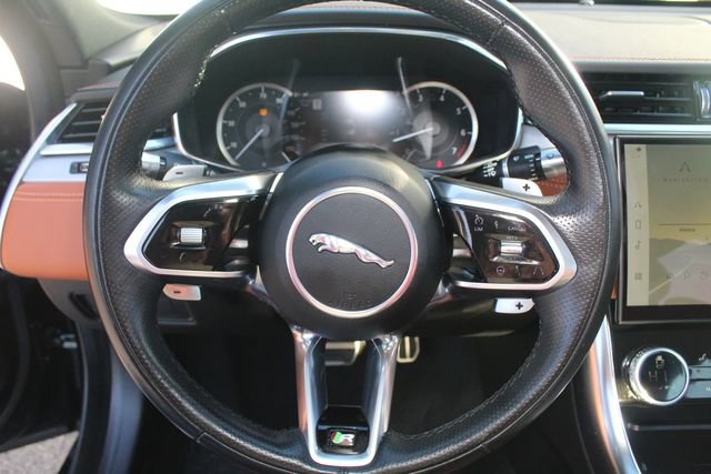 Used 2022 Jaguar XF R-Dynamic SE image 18