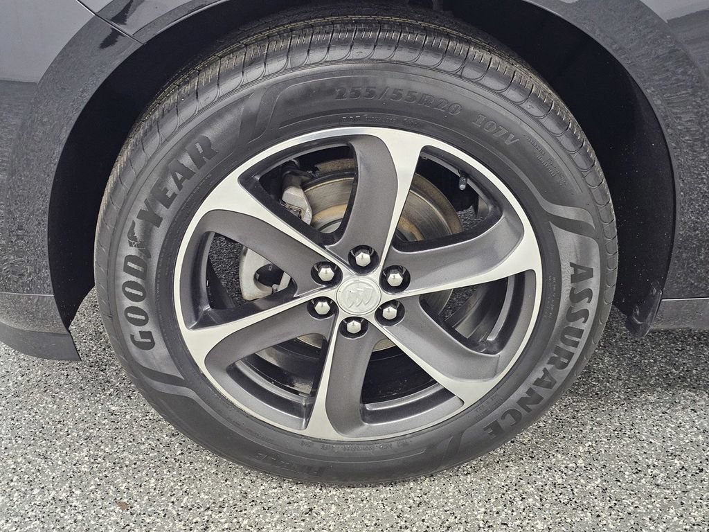 Used 2019 Buick Enclave Essence w/ LPO, Touring Package FWD image 10
