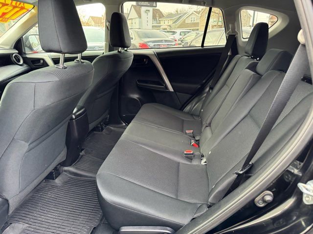 Used 2017 Toyota RAV4 LE AWD/4WD image 17