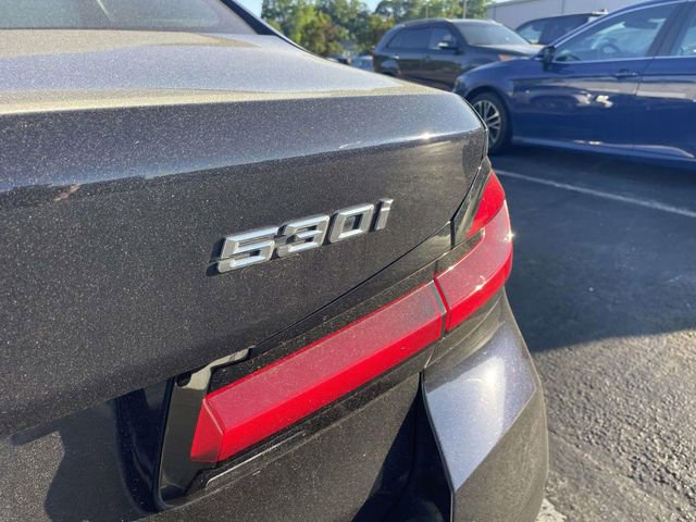 Used 2022 BMW 530i w/ M Sport Package image 12