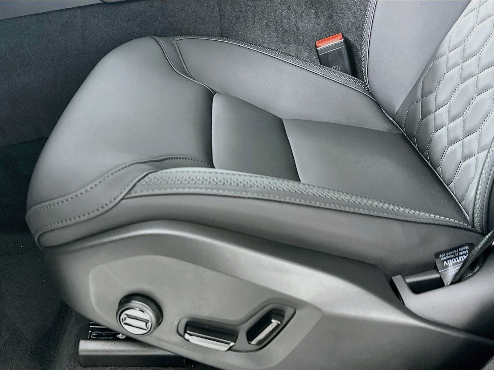 New 2027 Volvo XC90 B6 Plus AWD/4WD image 17