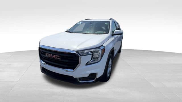 Certified 2023 GMC Terrain SLE w/ Driver Convenience Package FWD image 2