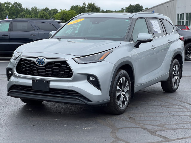 Used 2023 Toyota Highlander XLE AWD/4WD image 44