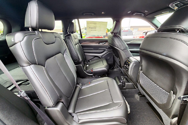 New 2027 Jeep Grand Cherokee L Limited AWD/4WD image 21