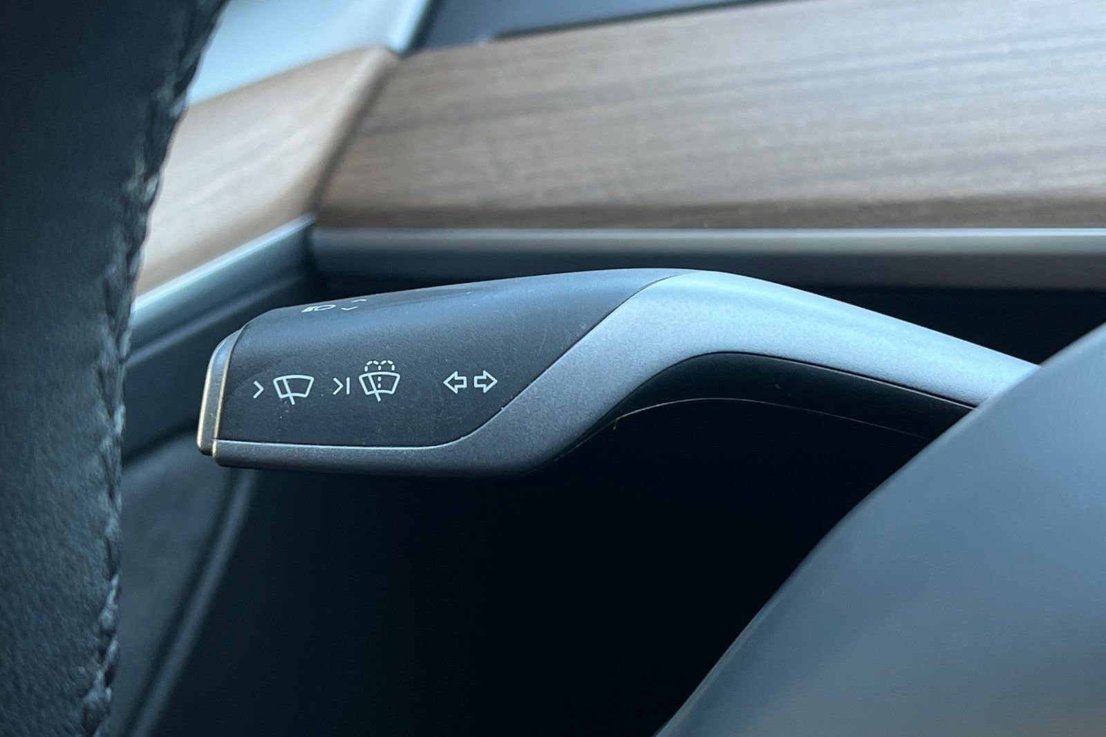 Used 2023 Tesla Model Y Performance AWD/4WD image 31