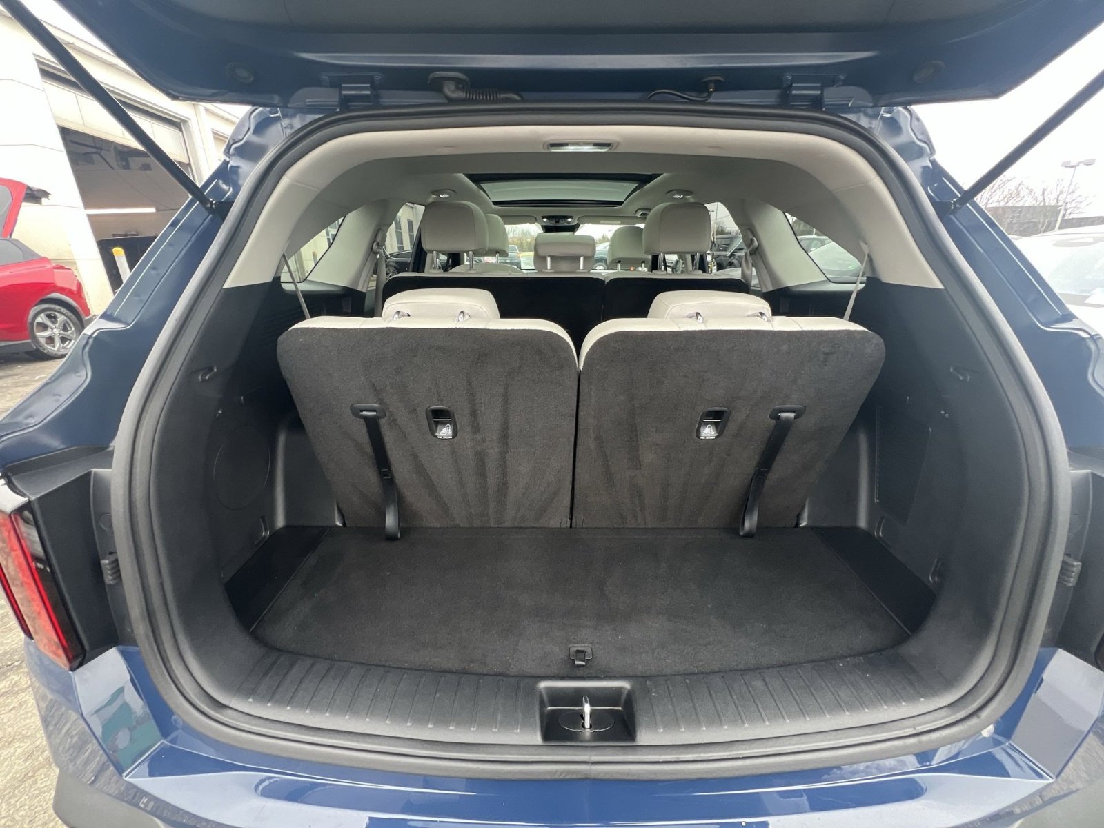 Used 2024 Kia Sorento S w/ Panoramic Sunroof Package image 26