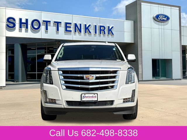 Used 2020 Cadillac Escalade Premium Luxury AWD/4WD image 2