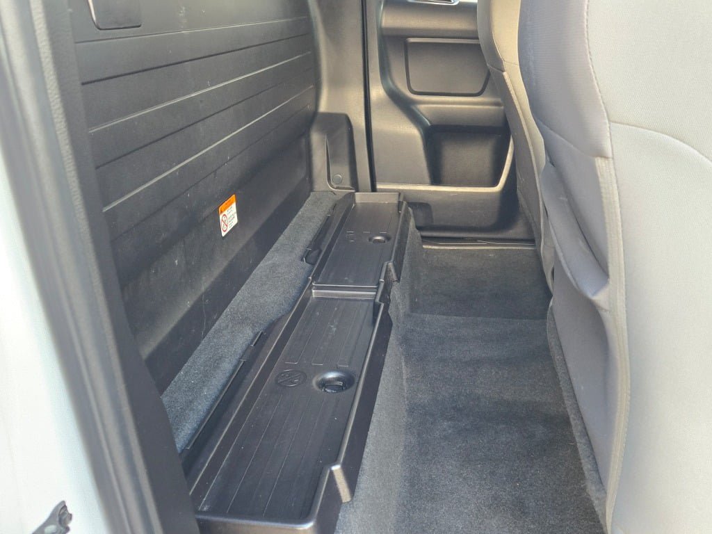 Used 2022 Toyota Tacoma SR RWD image 9