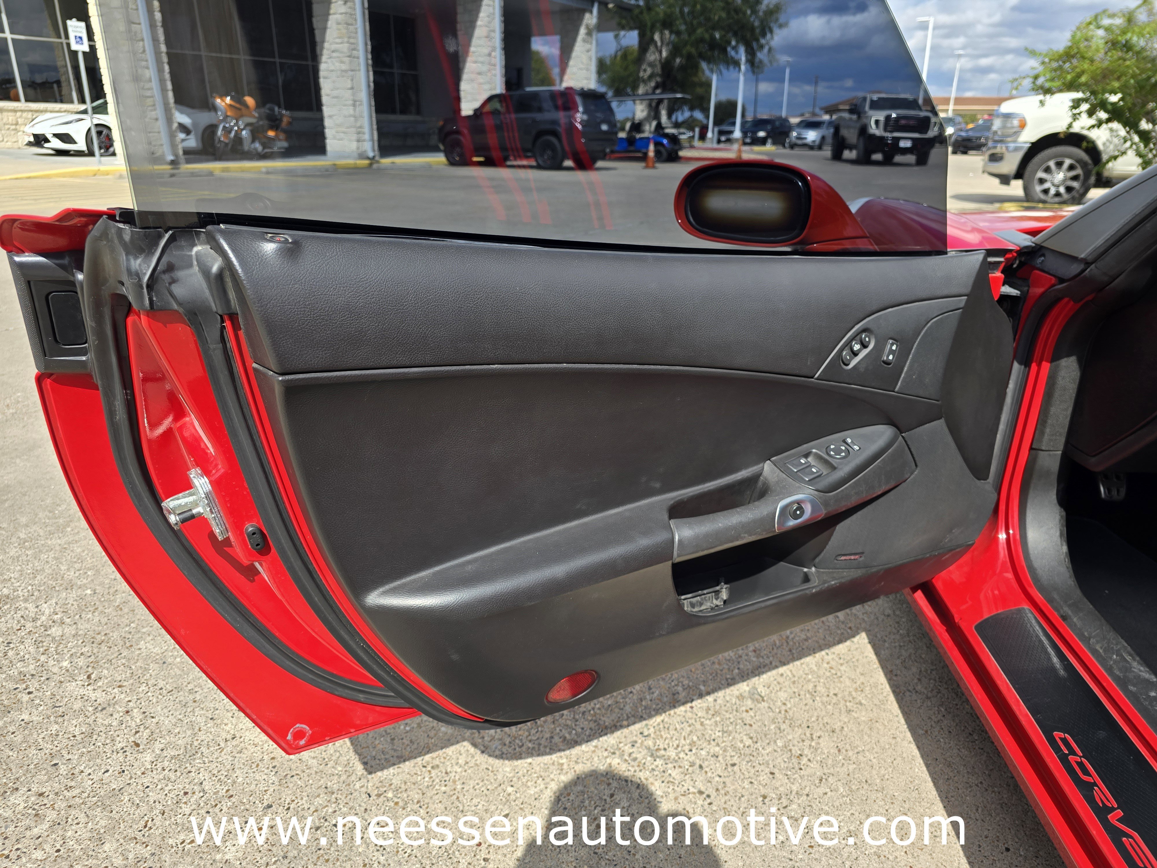 Used 2006 Chevrolet Corvette Z06 w/ Preferred Equipment Group image 16