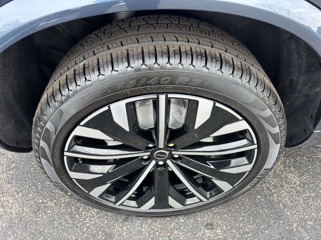 New 2026 Volvo XC90 B6 Plus image 10