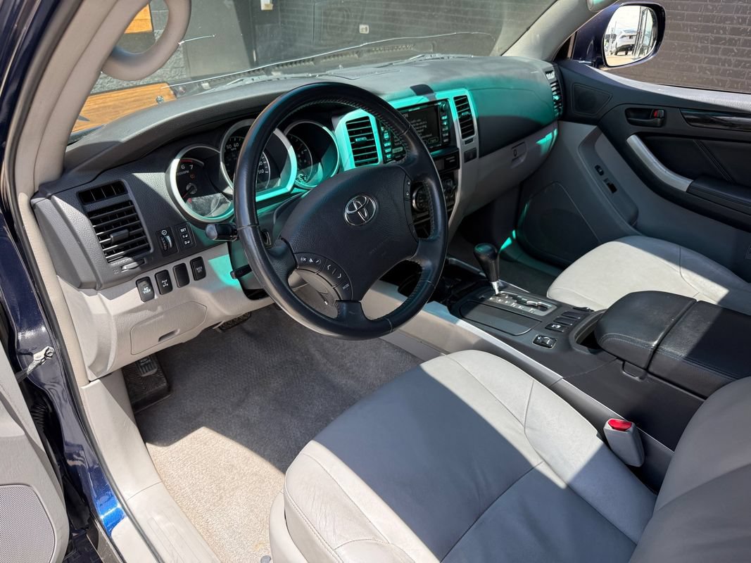 Used 2007 Toyota 4Runner Limited AWD/4WD image 2
