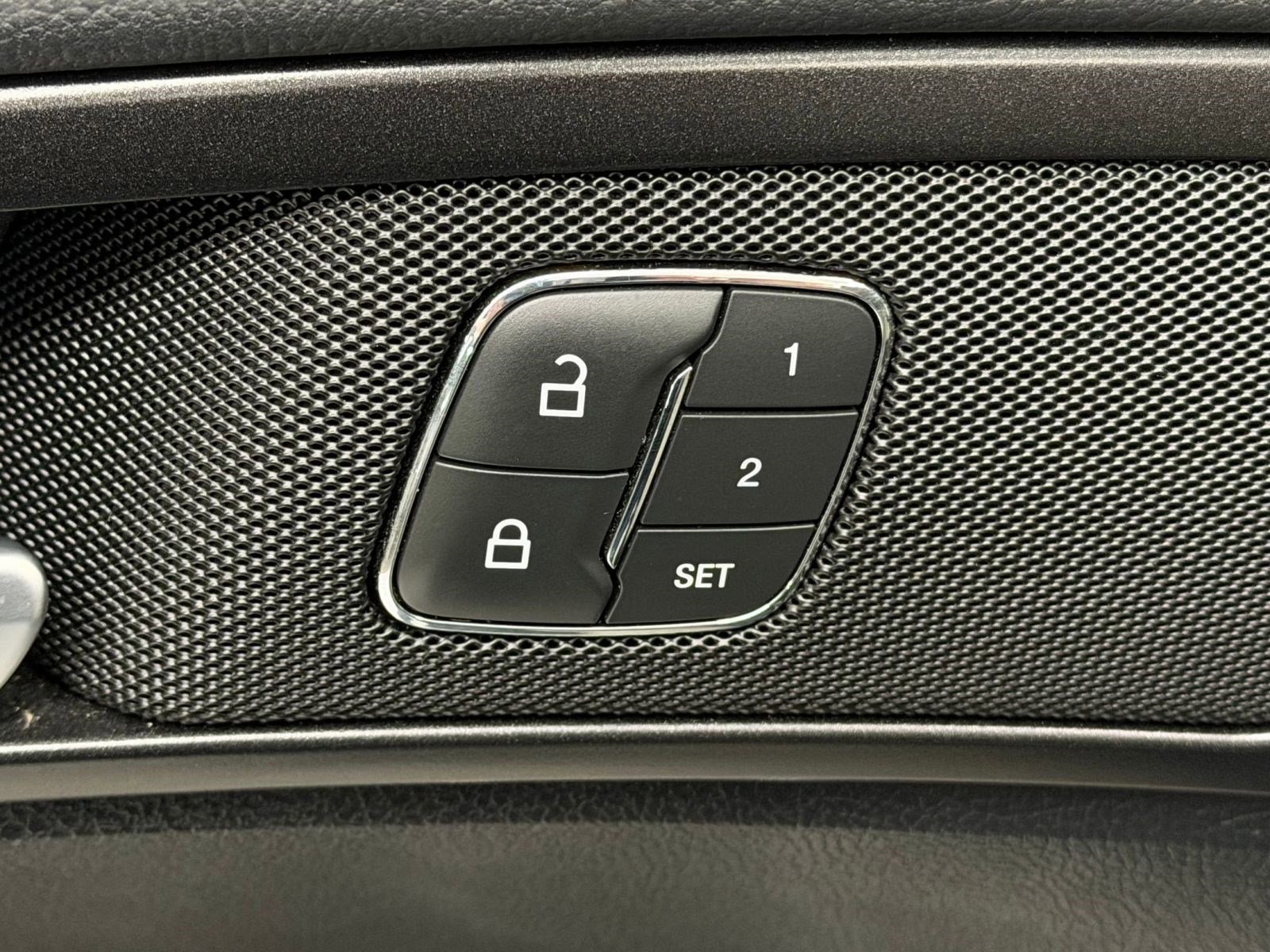 Used 2018 Ford Fusion Titanium image 16