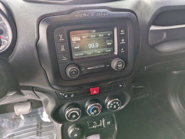 Used 2017 Jeep Renegade Latitude w/ Cold Weather Group AWD/4WD image 19