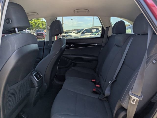 Used 2017 Kia Sorento FWD image 10