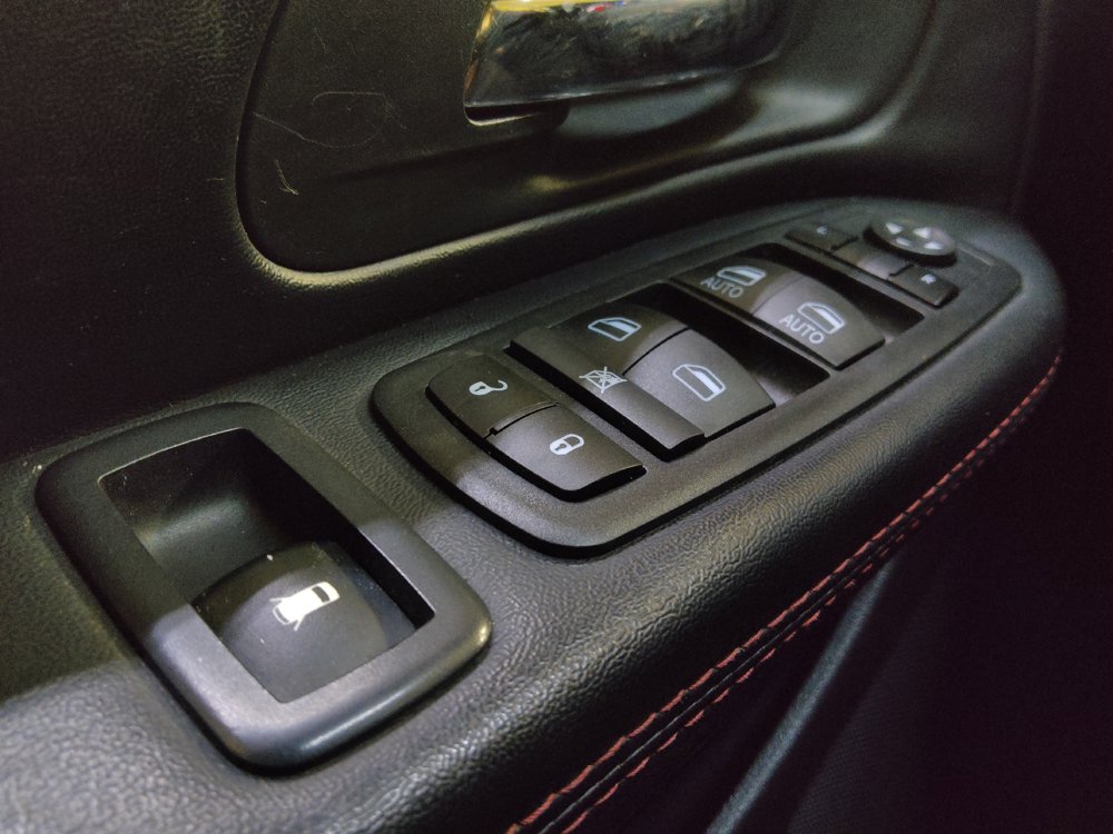 Used 2015 Dodge Grand Caravan R/T FWD image 27