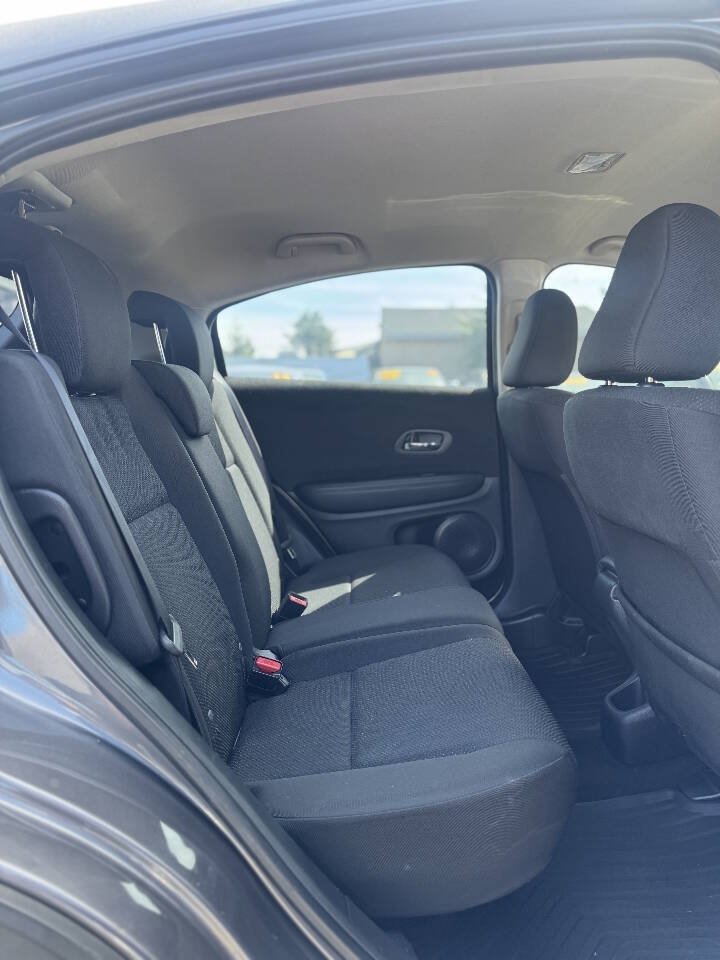 Used 2017 Honda HR-V LX image 11