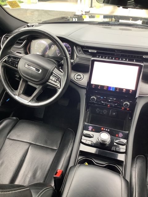 Certified 2021 Jeep Grand Cherokee L Overland w/ Luxury Tech Group IV AWD/4WD image 18