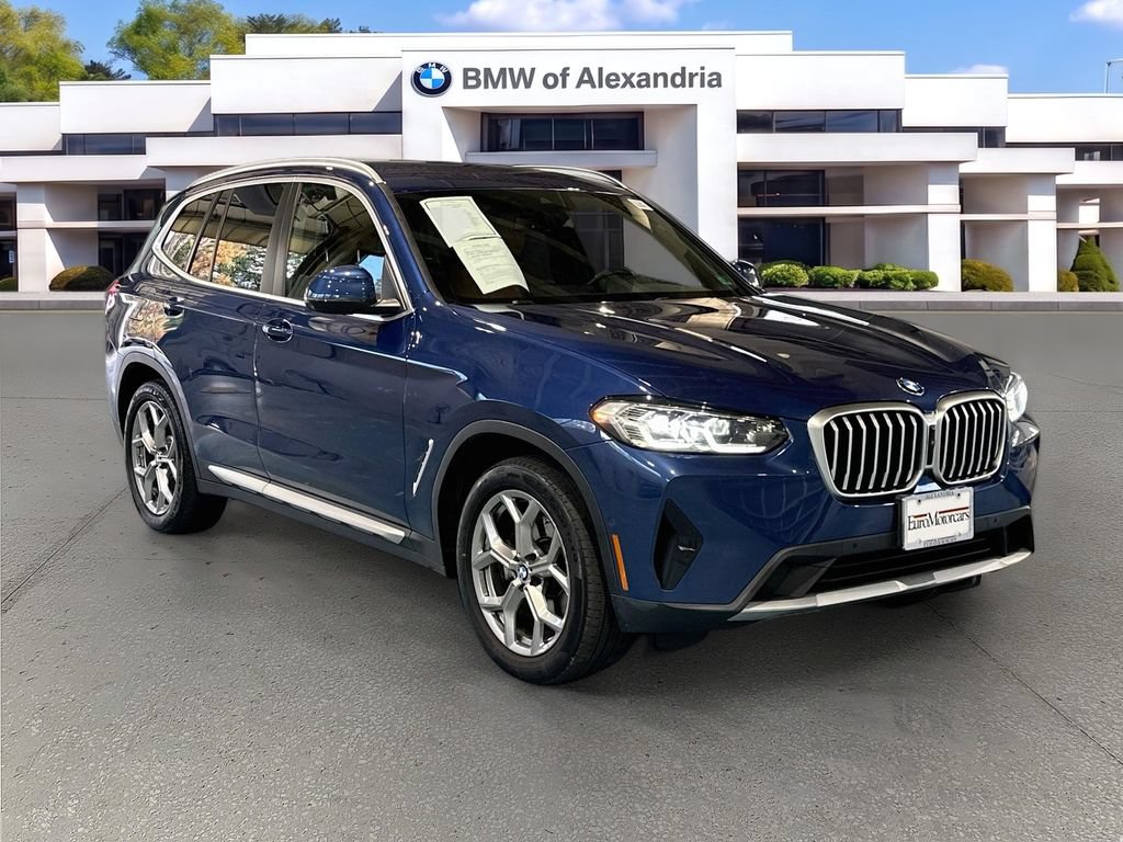 Used 2024 BMW X3 xDrive30i w/ Parking Assistance Package AWD/4WD image 3