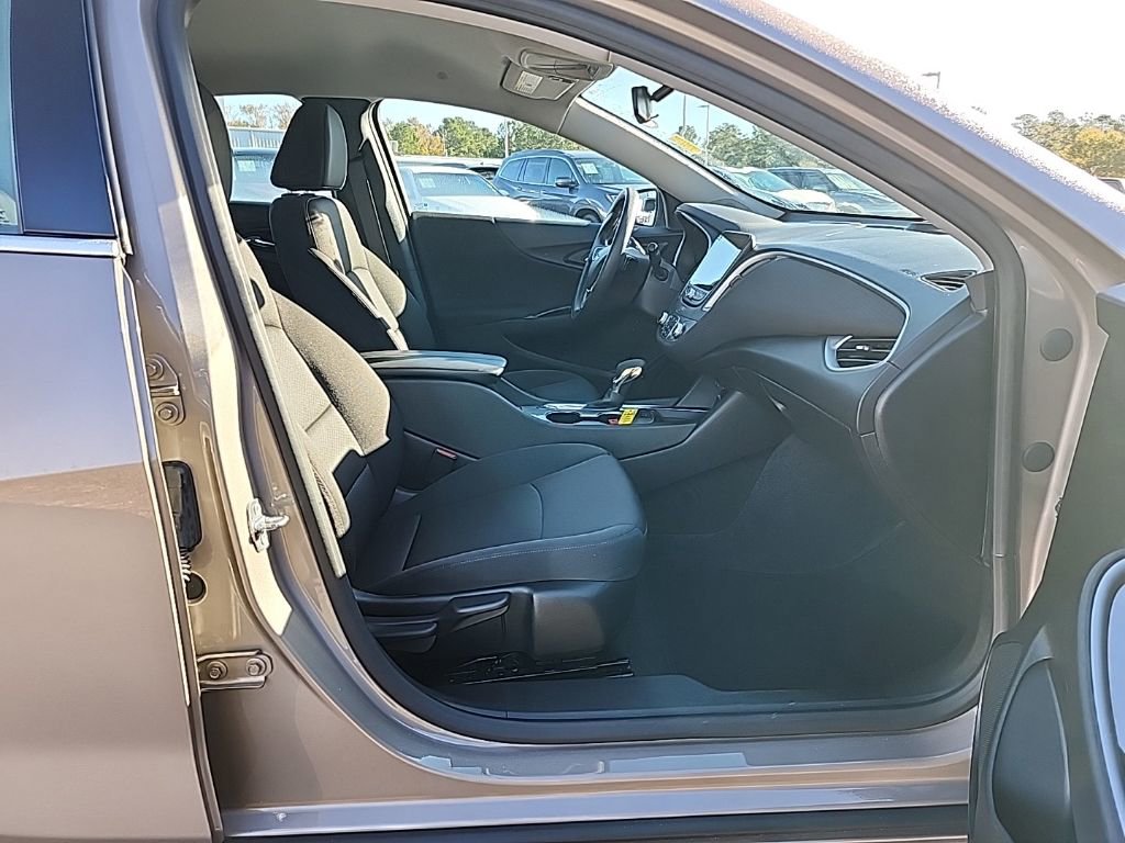 Used 2024 Chevrolet Malibu LT image 13