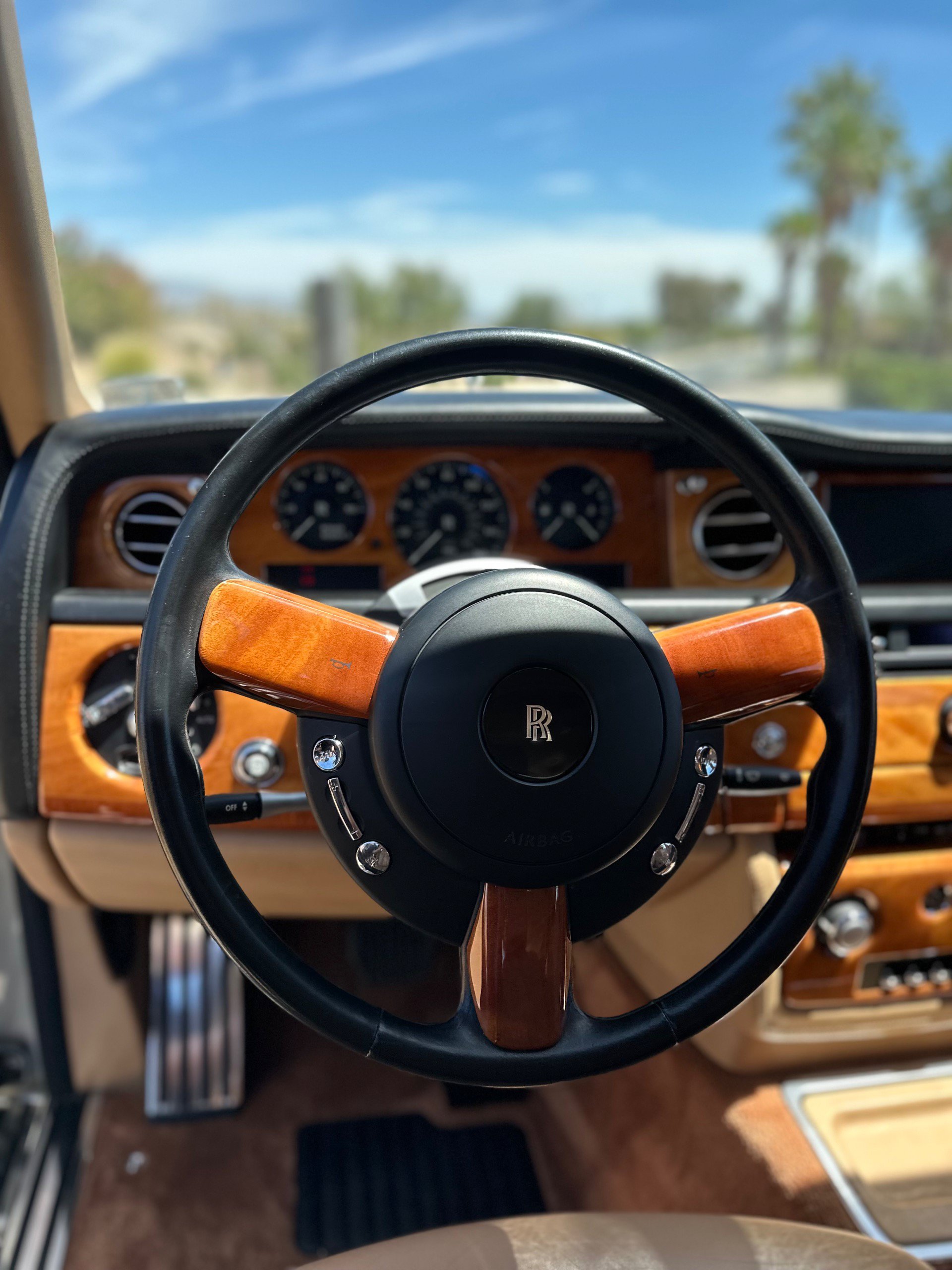 Used 2006 Rolls-Royce Phantom Sedan RWD image 27