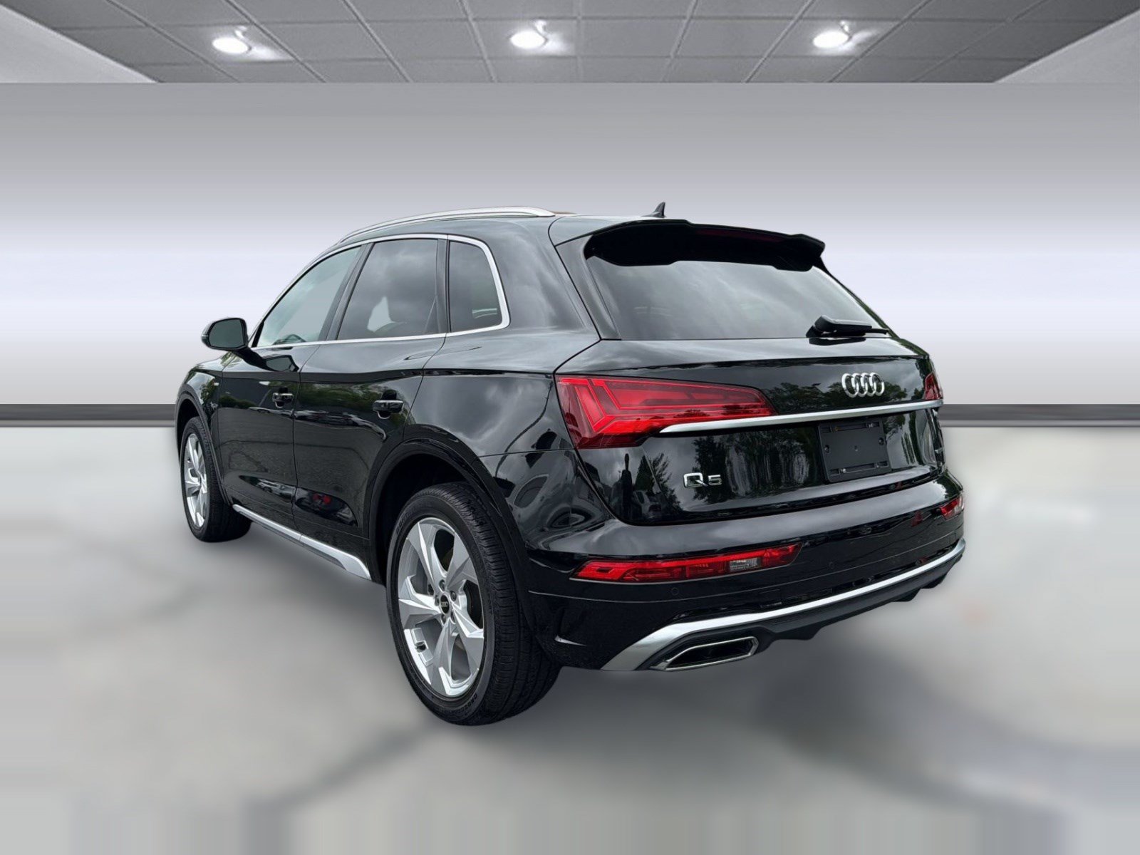 Used 2023 Audi Q5 2.0T Premium Plus w/ Premium Plus Package AWD/4WD image 3