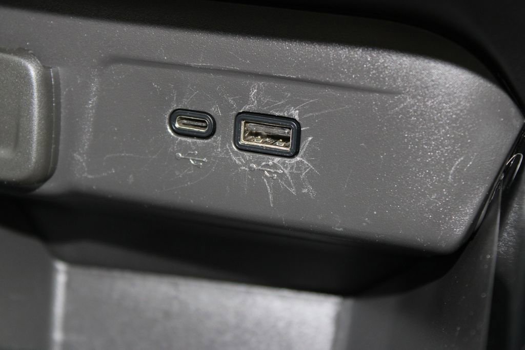 Used 2025 Chevrolet Trax LT image 46