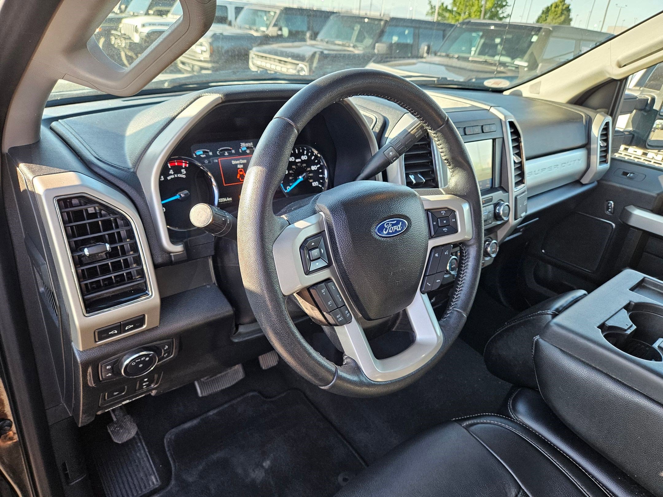 Used 2021 Ford F350 Lariat w/ Lariat Ultimate Package AWD/4WD image 16