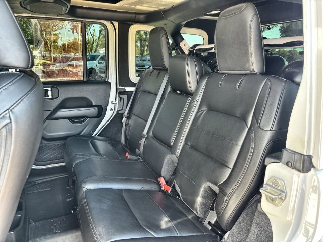 Used 2023 Jeep Wrangler Unlimited Sahara AWD/4WD image 30
