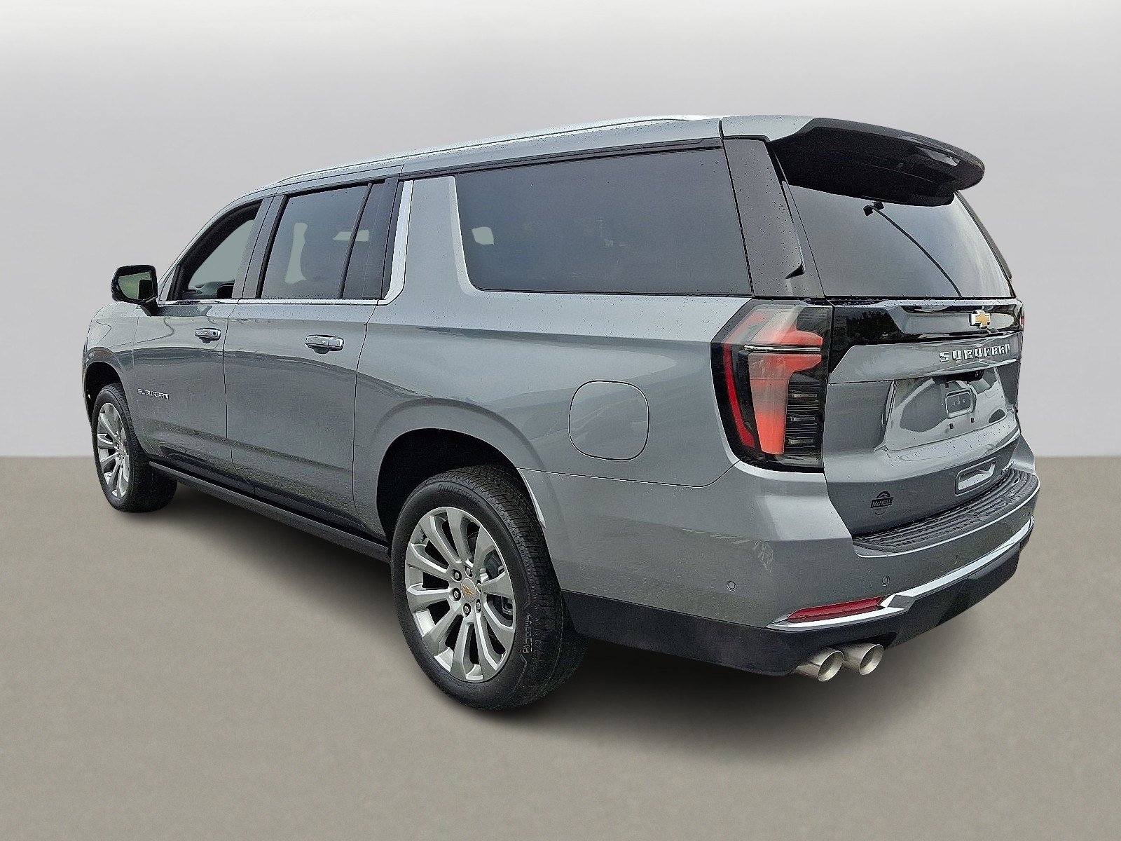 New 2026 Chevrolet Suburban Premier image 4