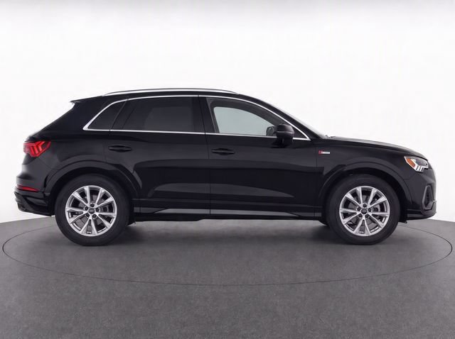 Used 2025 Audi Q3 2.0T Premium w/ Convenience Package AWD/4WD image 3