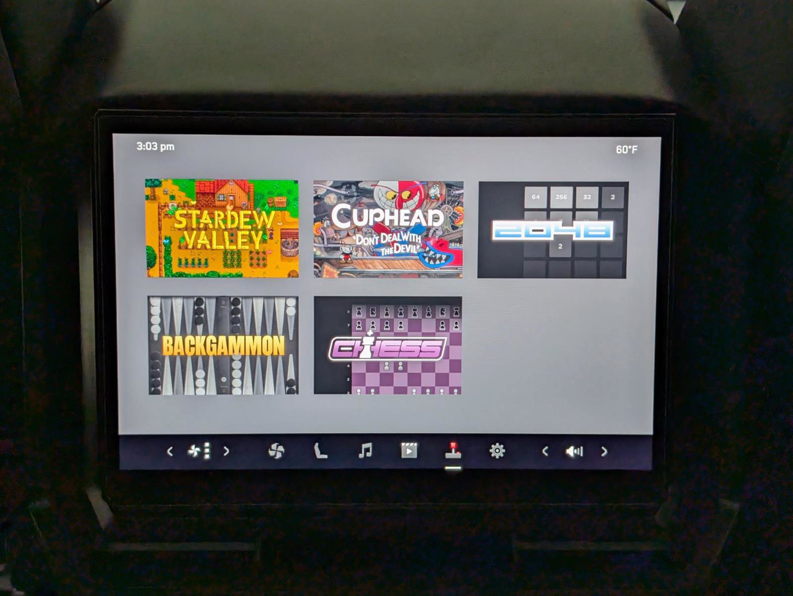 Used 2025 Tesla Cybertruck AWD Crew Cab image 22